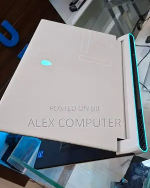 New Laptop Alienware M17x R2 32GB Intel Core I7 SSD 1T