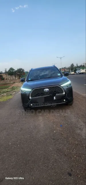 Photo - Toyota Corolla Cross 2023 Black