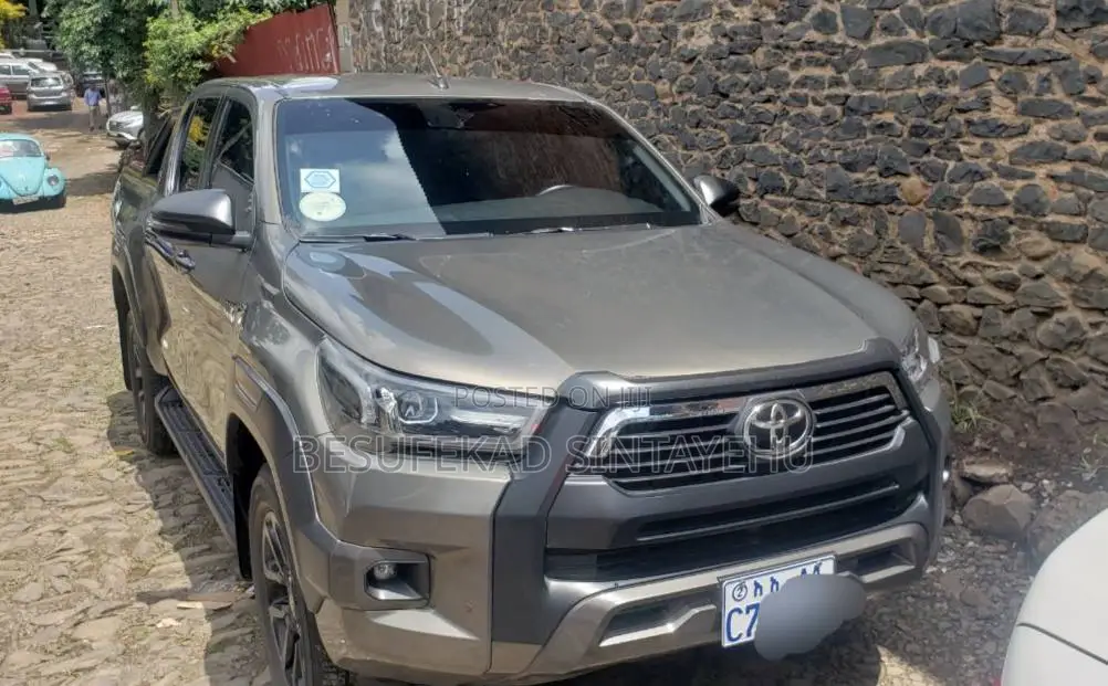 Toyota Hilux Revo Double Cab Deisel 2.4 RWD 2022 Gray