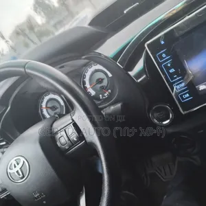 Toyota Hilux 2019 Silver