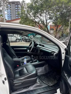 Photo - Toyota Hilux 2017 White