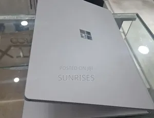 New Laptop Microsoft Surface 4GB Intel Core I7 SSD 256GB