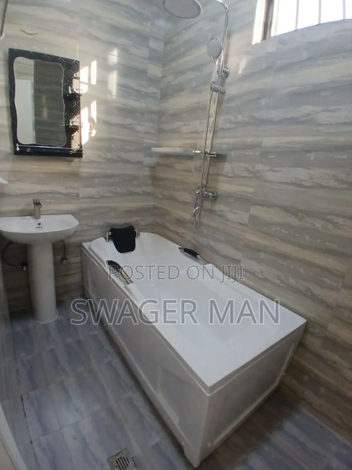 Furnished 5bdrm Villa in ጣፎ Ccd Area, Yeka for sale