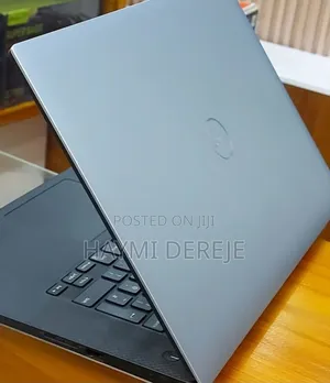 New Laptop Dell Precision 15 3520 16GB Intel Core I7 SSD 512GB