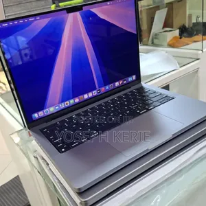 New Laptop Apple MacBook Pro M1 16GB Apple M1 Pro SSD 1T