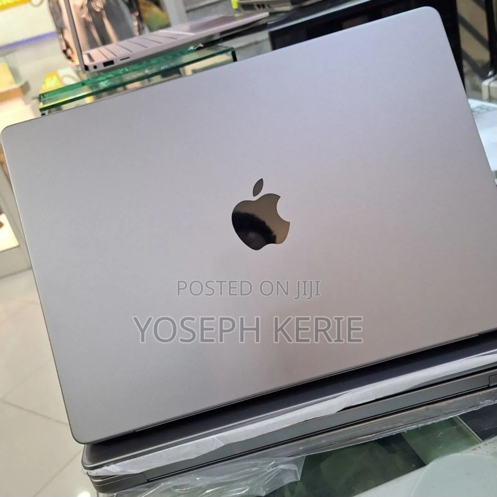 New Laptop Apple MacBook Pro M1 16GB Apple M1 Pro SSD 1T