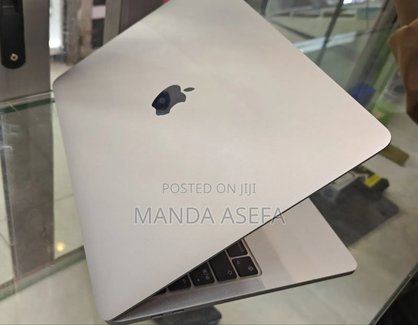 New Laptop Apple MacBook Pro M1 8GB Apple M1 SSD 256GB