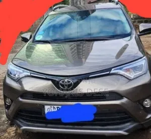 Photo - Toyota RAV4 2018 Gray