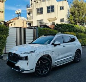 Hyundai Santa Fe 2022 White