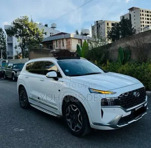 Hyundai Santa Fe 2022 White