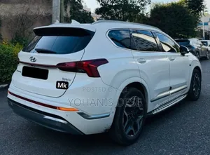 Hyundai Santa Fe 2022 White