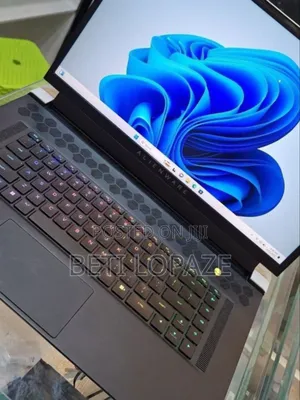 New Laptop Alienware M17x R2 32GB Intel Core I7 SSD 1T