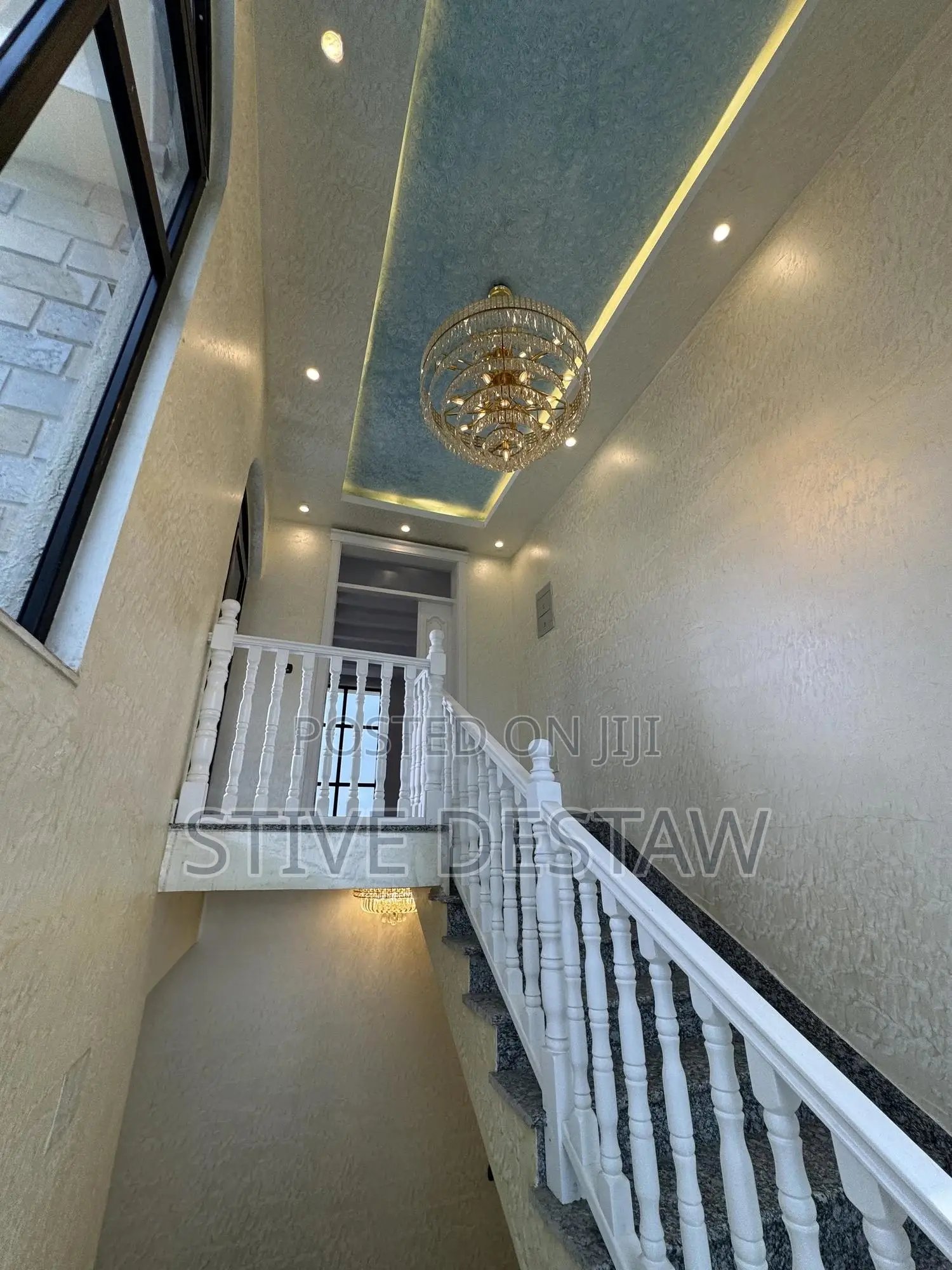 Furnished 6bdrm House in Luxury House, Bole for sale