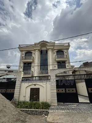 Furnished 6bdrm House in Luxury House, Bole for sale