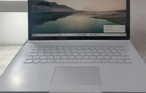 New Laptop Microsoft Surface Book 2 16GB Intel Core I7 SSD 256GB