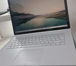New Laptop Microsoft Surface Book 2 16GB Intel Core I7 SSD 256GB