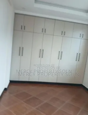 6bdrm House in Bole for sale