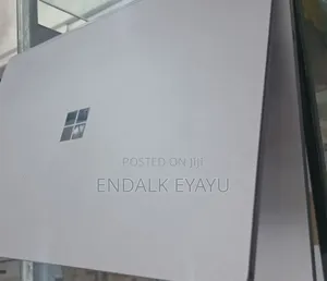 New Laptop Microsoft Surface Book 2 16GB Intel Core I7 SSD 256GB