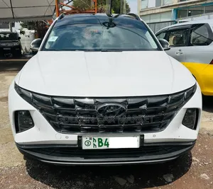Photo - Hyundai Tucson 2021 White