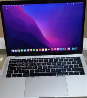 New Laptop Apple MacBook Pro 2017 8GB Intel Core I5 SSD 256GB