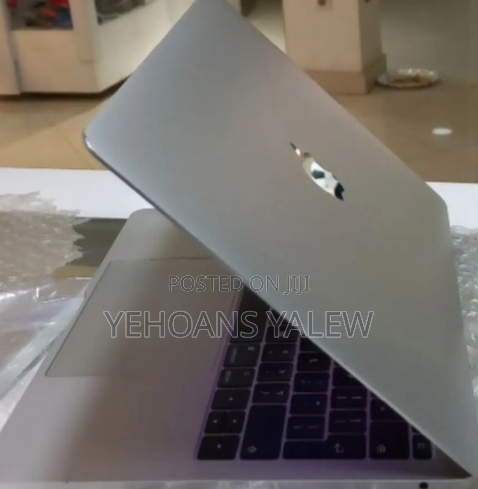 New Laptop Apple MacBook Pro 2017 8GB Intel Core I5 SSD 256GB