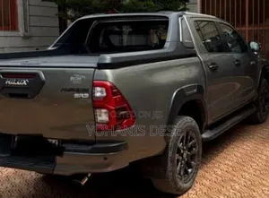 Toyota Hilux 2022 Gray