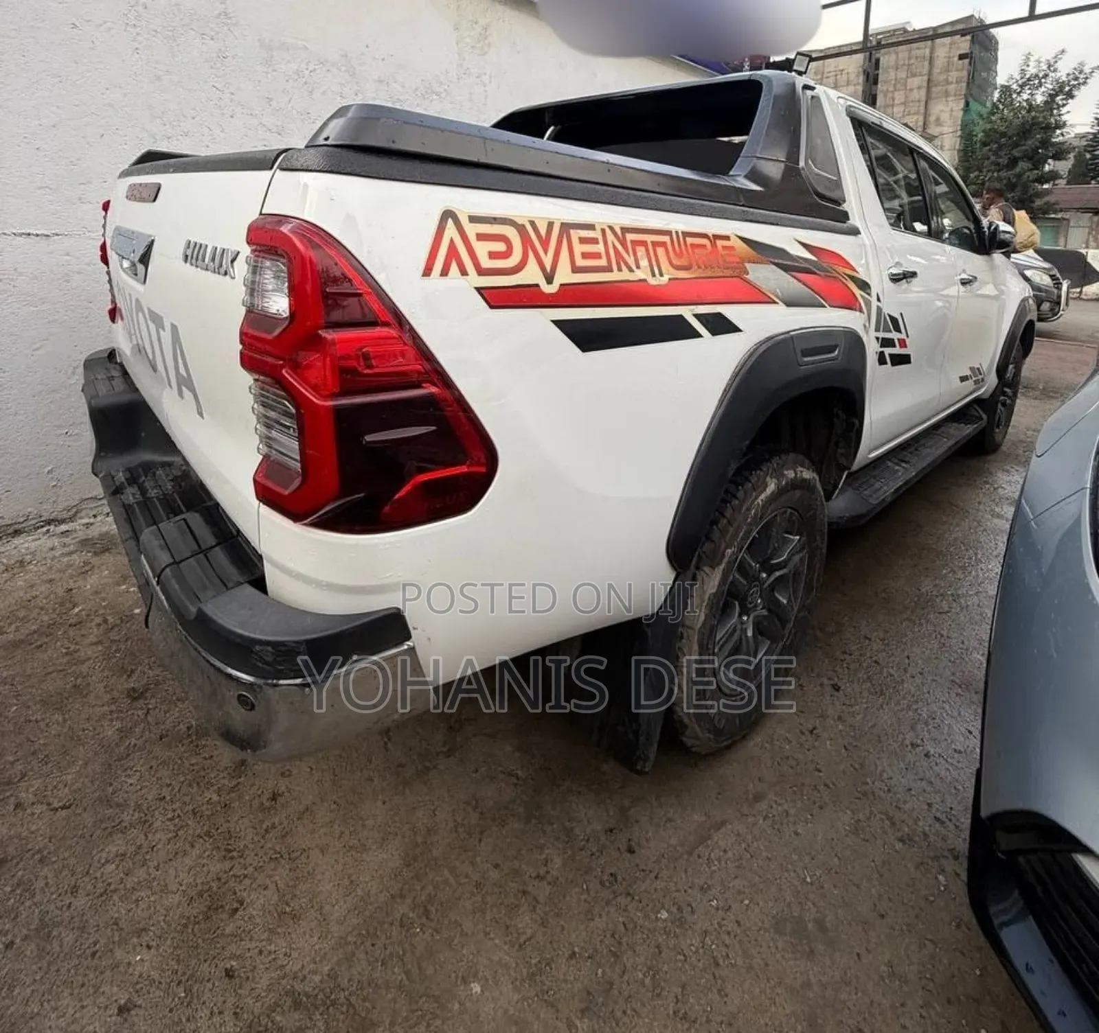 Toyota Hilux 2022 White