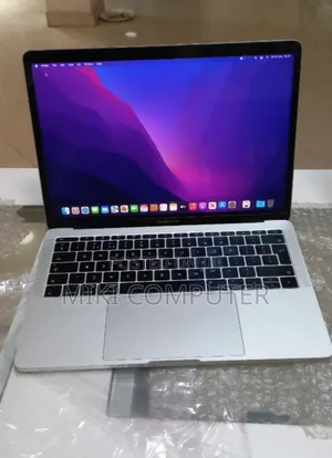 Photo - New Laptop Apple MacBook Pro 2017 8GB Intel Core I5 SSD 256GB
