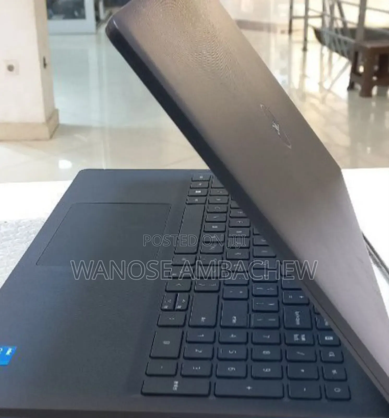 New Laptop Dell Vostro 3520 8GB Intel Core I5 SSD 1T