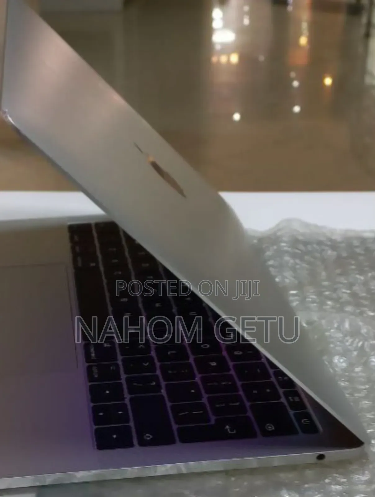 New Laptop Apple MacBook Pro 2017 8GB Intel Core I5 SSD 256GB
