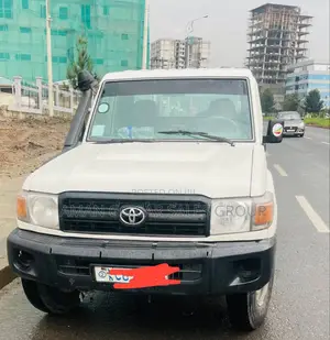 Photo - Toyota Land Cruiser 2008 White