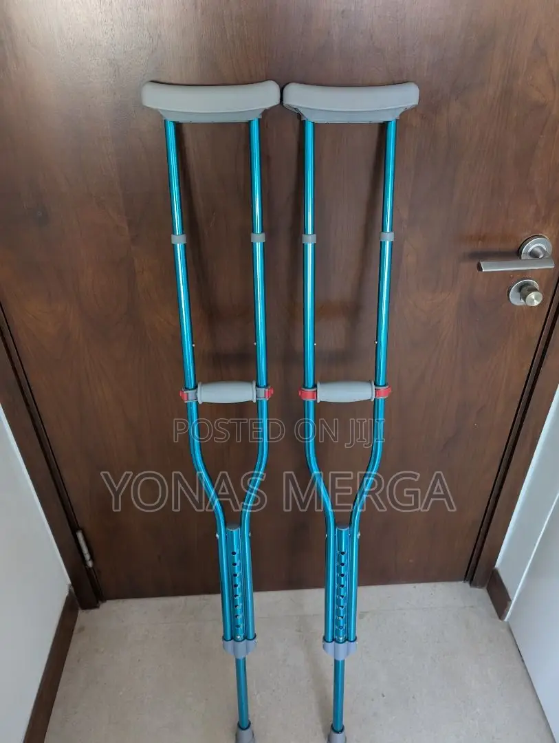 Crutches/Adjustable Crutch 300 Lb. Weight Capacity, 8 Pr/Cs