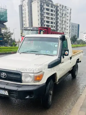 Toyota Land Cruiser 2008 White