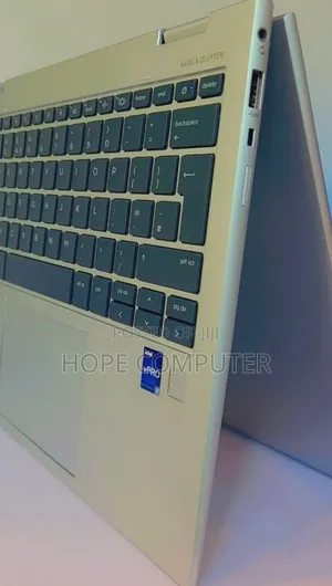 New Laptop HP EliteBook 860 G10 32GB Intel Core I7 SSD 512GB