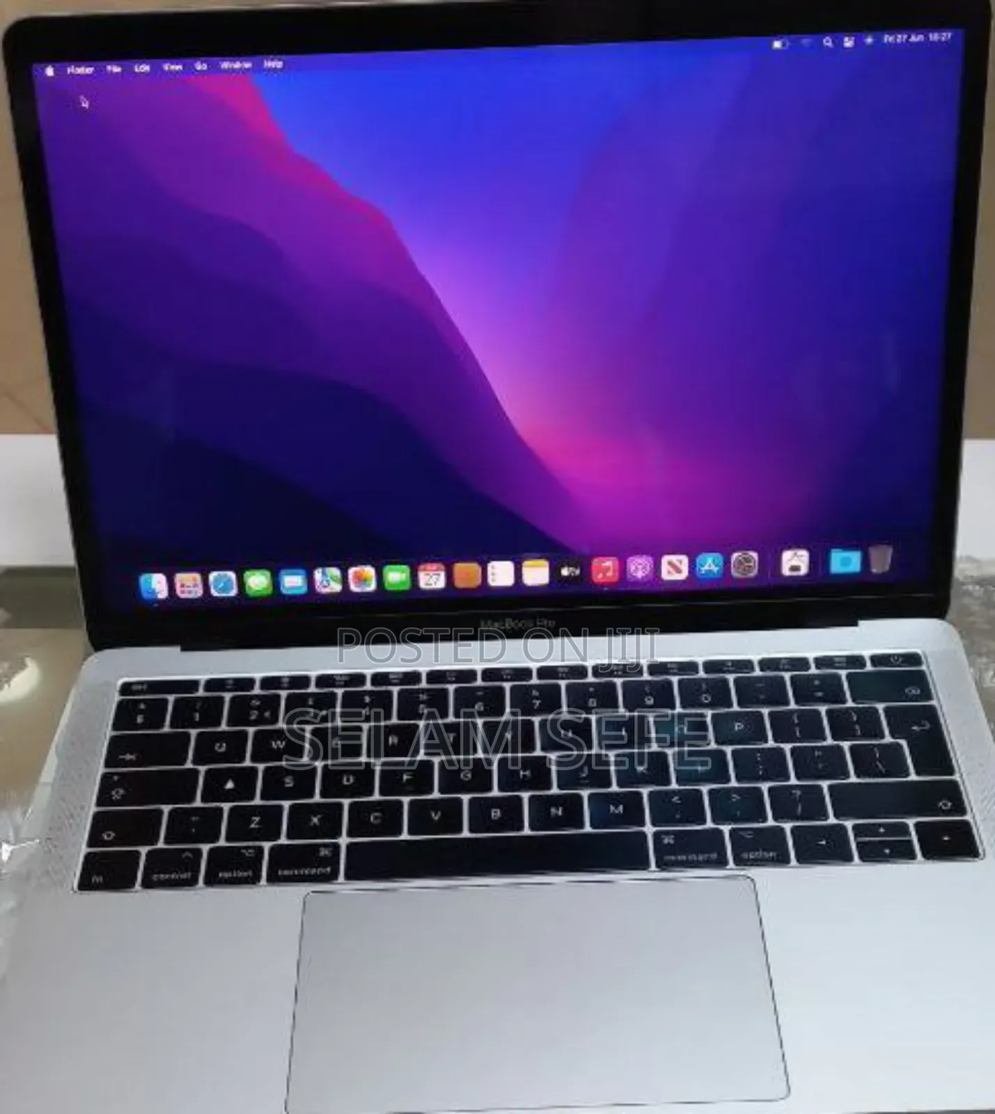 New Laptop Apple MacBook Pro 2017 8GB Intel Core I5 SSD 256GB