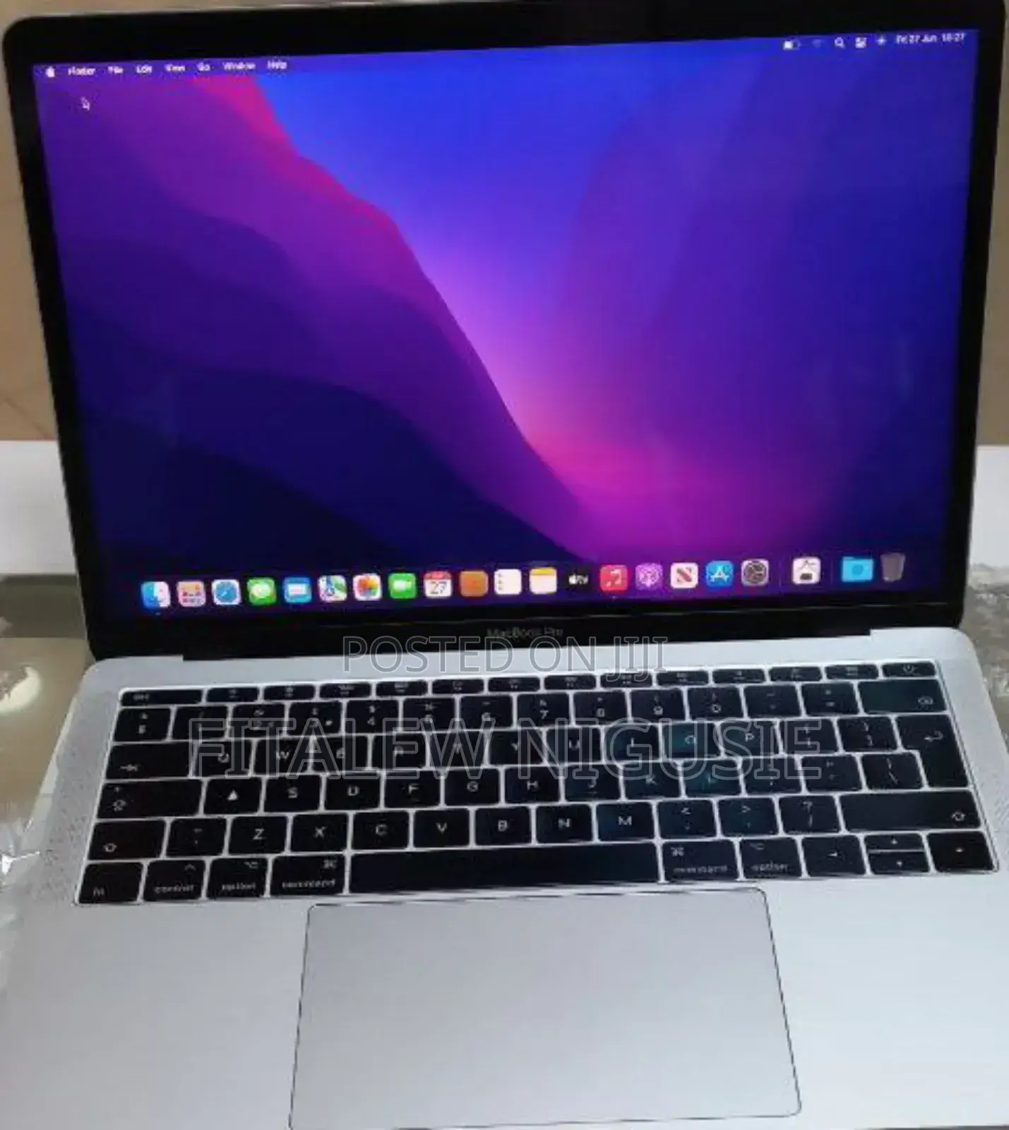 New Laptop Apple MacBook Pro 2017 8GB Intel Core I5 SSD 256GB