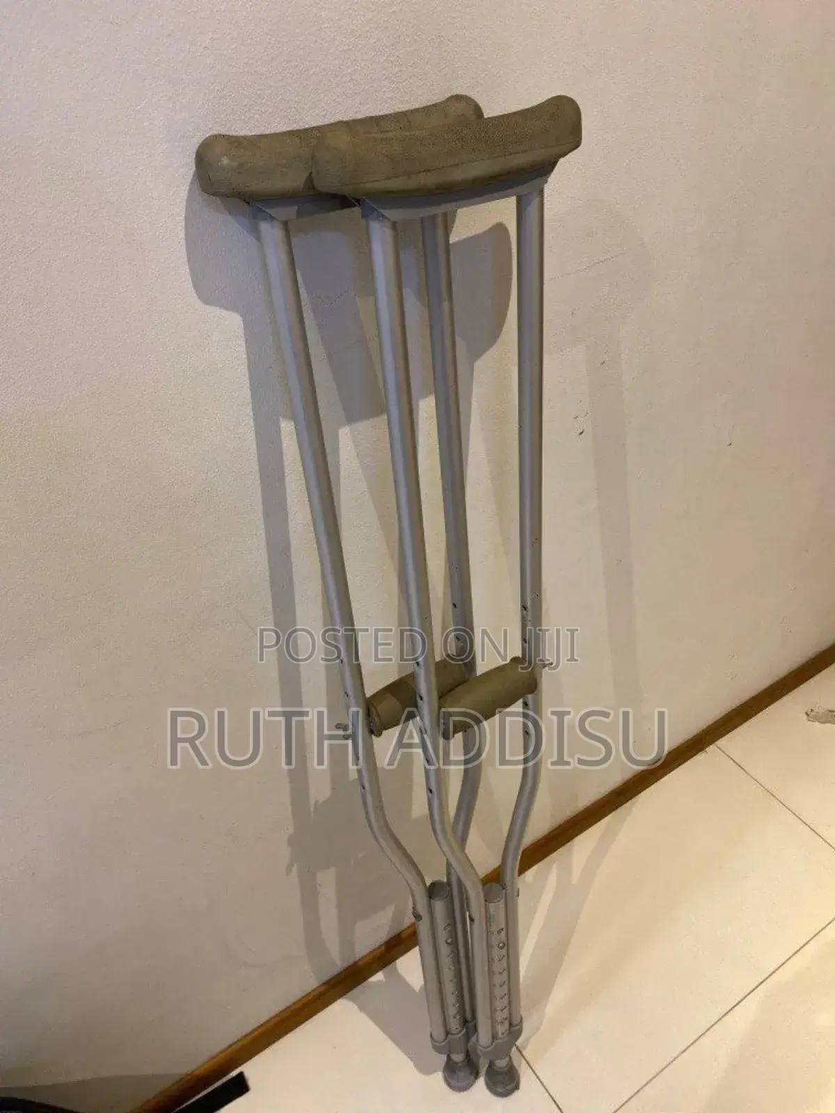 Crutches瓶蓋bilateral Axillary米飯axillary Crutches起火crutches