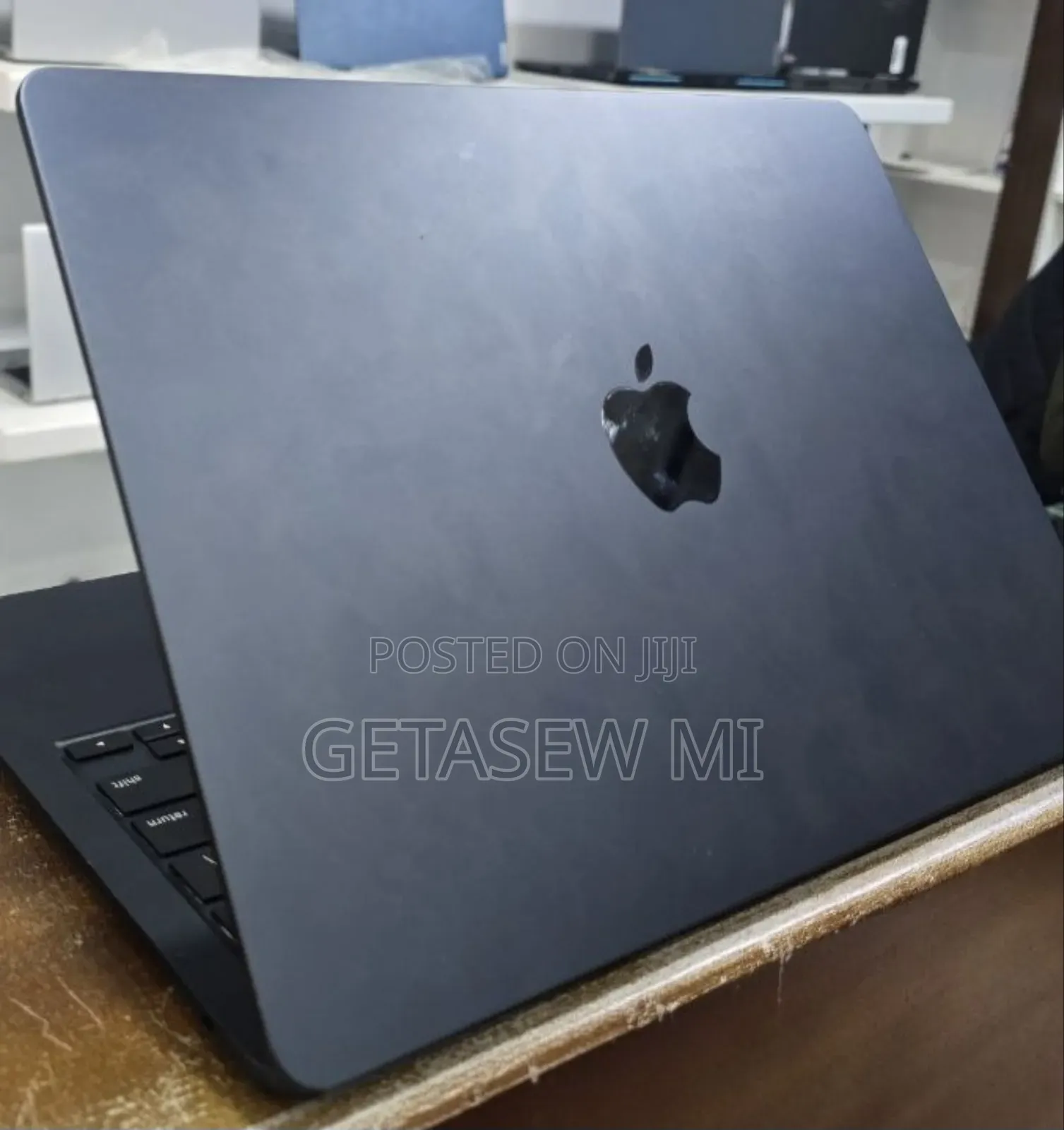 New Laptop Apple MacBook Air 2020 M1 8GB Apple M2 SSD 256GB