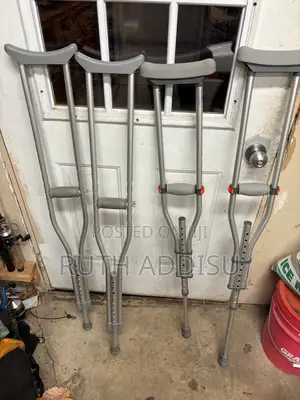 Crutches當地crutches米蘭axillary Bilateral Crutches米粒crutches