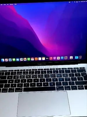 New Laptop Apple MacBook Pro 2017 16GB Intel Core I5 SSD 256GB