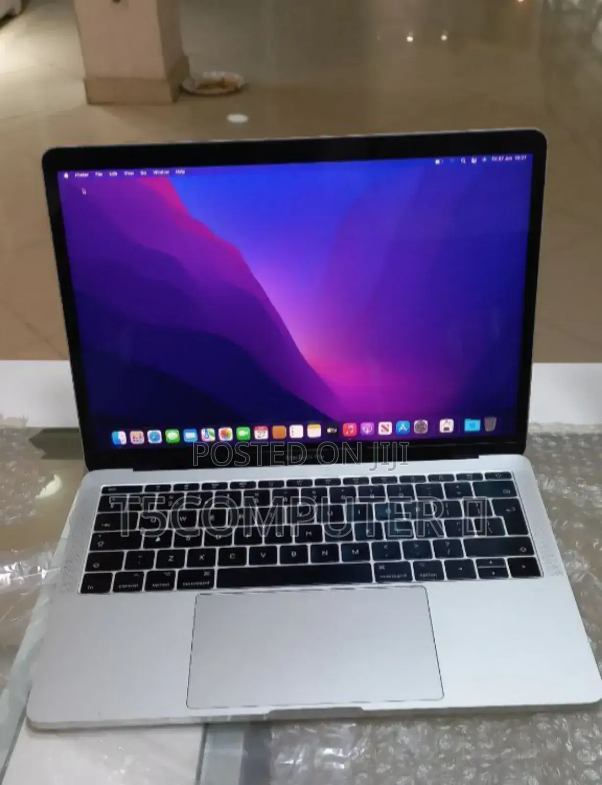 New Laptop Apple MacBook Pro 2017 8GB Intel Core I5 SSD 256GB