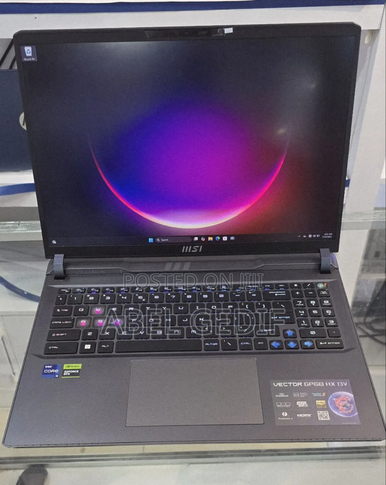 New Laptop MSI Vector 16 HX AI A2XWIG 16GB Intel Core I9 SSD 1T