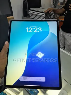 Photo - New Apple iPad Air 128 GB Silver