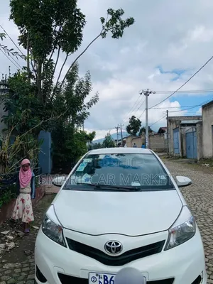 Toyota Yaris 2011 White