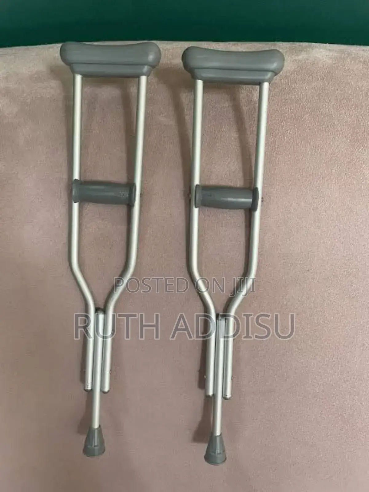 Axillary Bilateral Crutches米酒bilateral Crutches的跟crutches