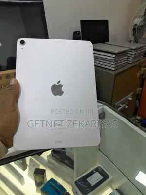 New Apple iPad Air 64 GB Silver