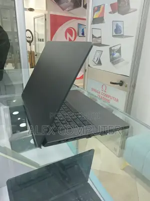 New Laptop Asus ROG Zephyrus G15 16GB AMD Ryzen 9 SSD 1T