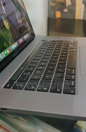 New Laptop Apple MacBook Pro 2019 32GB Intel Core I9 SSD 1T