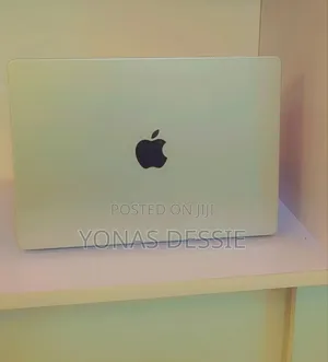 Photo - New Laptop Apple MacBook Pro 2021 M1 16GB SSD 512GB