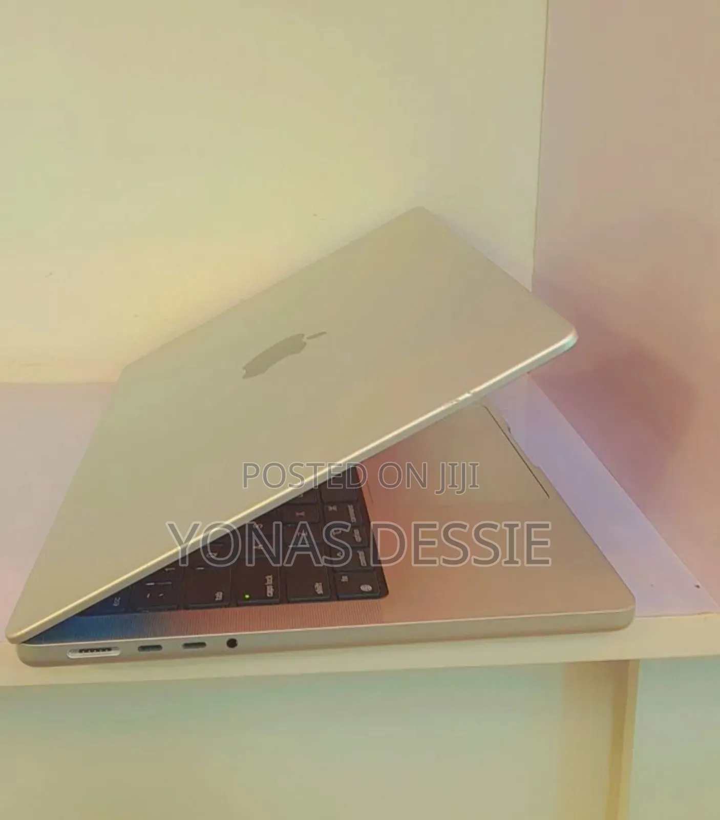 New Laptop Apple MacBook Pro 2021 M1 16GB SSD 512GB